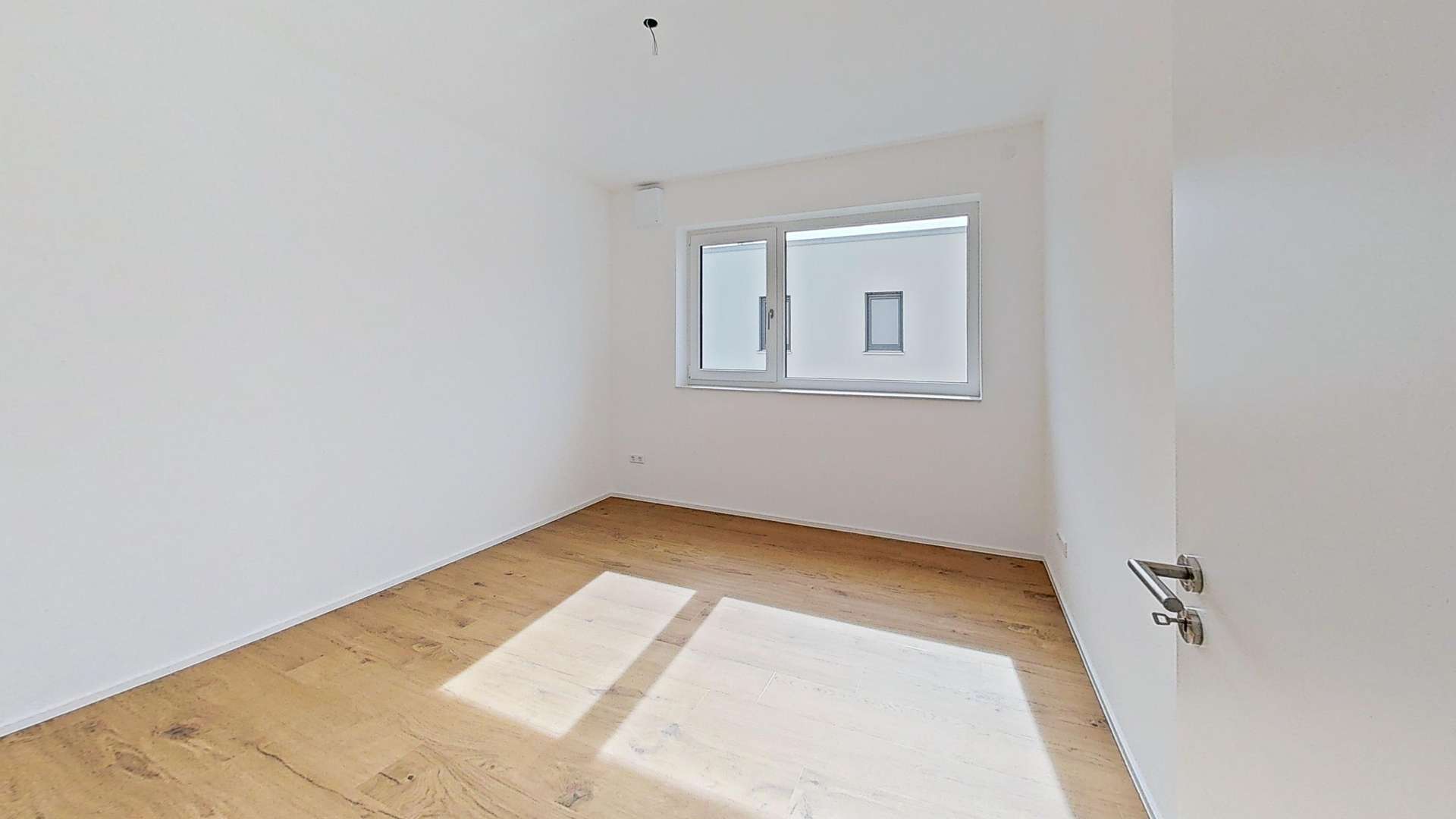 WQL-WE15-Bedroom 1